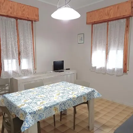 Апартаменты Cosy With Balcony Равенна